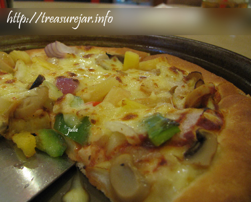 Pizza Hut Pan Pizza. Lasang Pinoy Sunday's Crusty. The first thing that came 